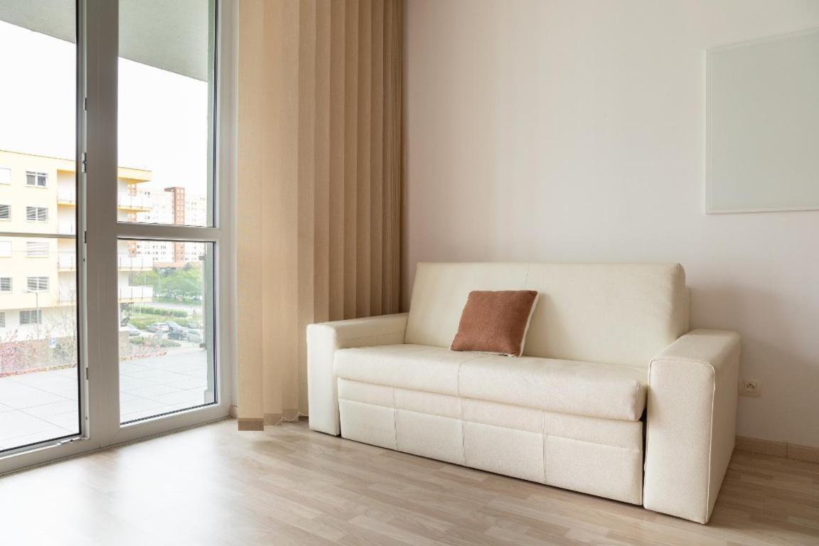 Great Tourist And Business Apartment Near Center Bratislava Exterior foto