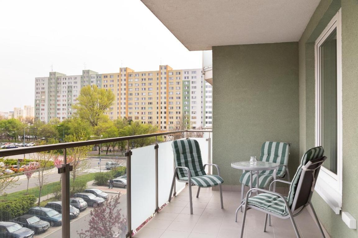 Great Tourist And Business Apartment Near Center Bratislava Exterior foto