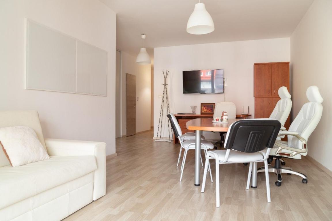 Great Tourist And Business Apartment Near Center Bratislava Exterior foto
