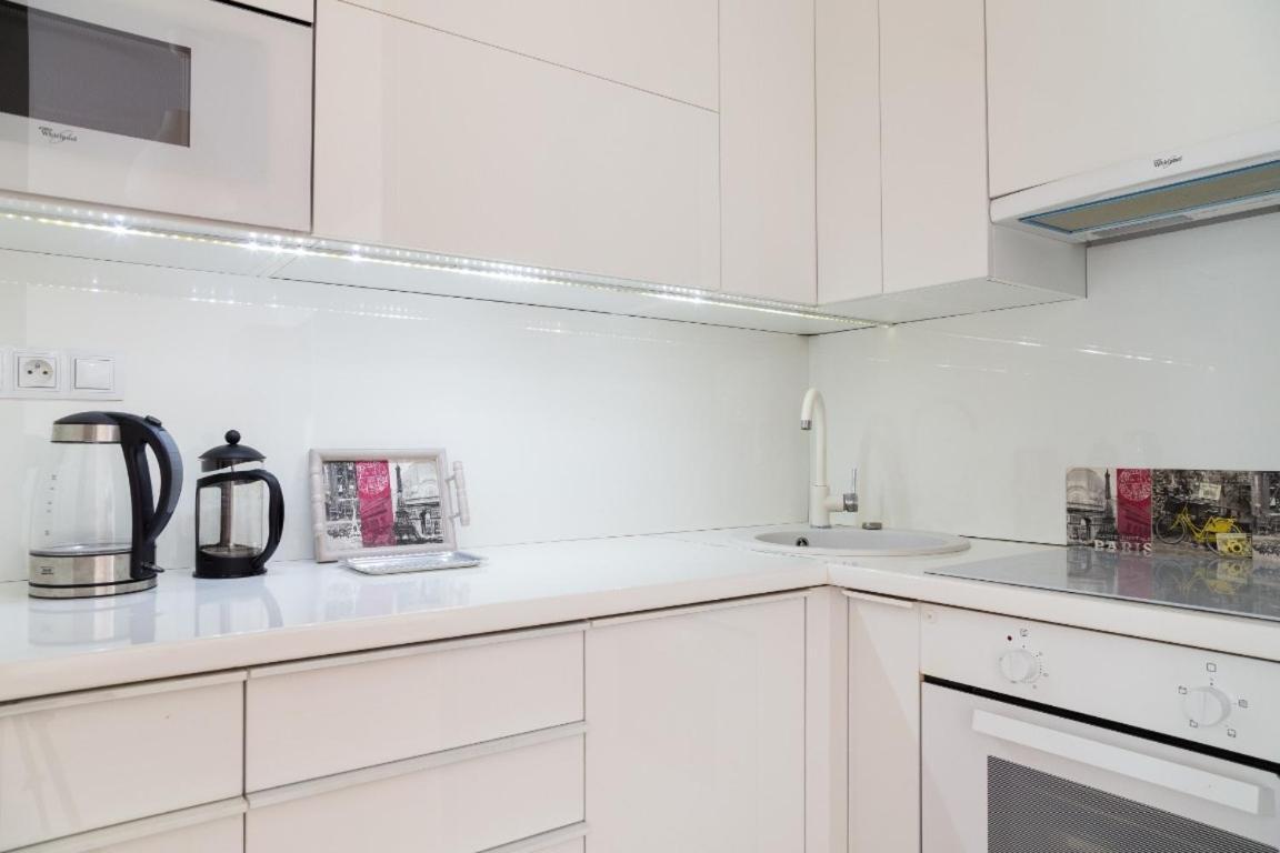 Great Tourist And Business Apartment Near Center Bratislava Exterior foto