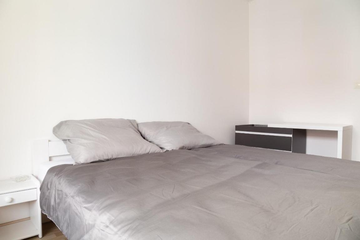 Great Tourist And Business Apartment Near Center Bratislava Exterior foto